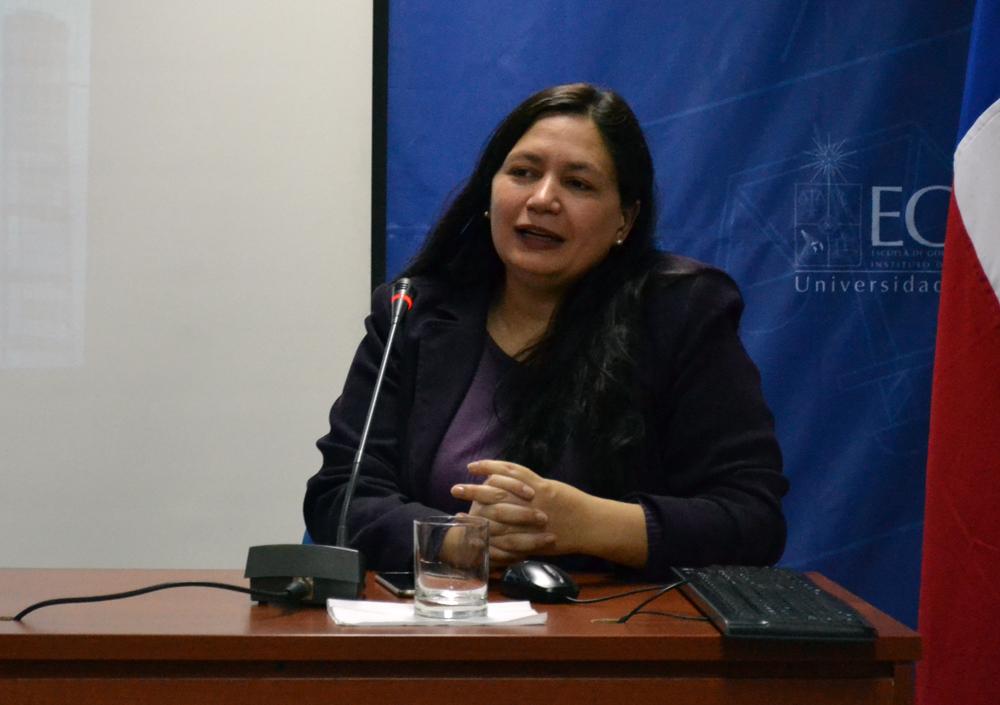 Natalia Muñoz, académica de la Facultad de Derecho.