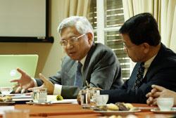 Embajador Rodolfo Severino y Dr. Omkar Shrestha