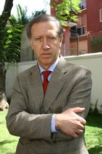 Prof. Carlos Huneeus