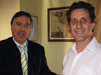 Profesor José Morandé, director del IEI, junto a Mauricio Weibel, presidente de la Asociación de Corresponsales de la Prensa Internacional.