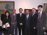 La comitiva japonesa fue acompañada por los Drs. Patricio Burdiles y Francisco López, ambos de la Clínica Las Condes.