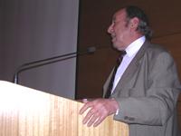Durante su intervención ,el Decano Julio Ramírez   destacó al Dr. Queirolo como un digno representante de los humanistas.