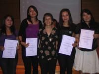 Prof. Marta Gajardo entregó su certificado a las alumnas del Liceo Nº 7 de Niñas