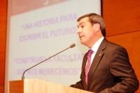 Decano Jorge Gamonal realizó un enérgico discurso refundacional de las políticas de desarrollo de la Facultad de Odontología