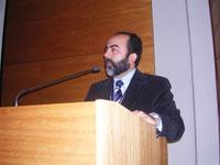 Dr. Juan Carlos Salinas, académico del Departamento de Prótesis de la Facultad de Odontología