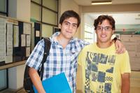 Diego Cruz, Puntaje Nacional de Ciencias, llegó a la Facultad, acompañado de su hermano, también hijo de Bello
