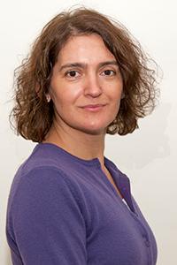 Alejandra Fuentes-García, académica de la Escuela de Salud Pública de la Universidad de Chile,