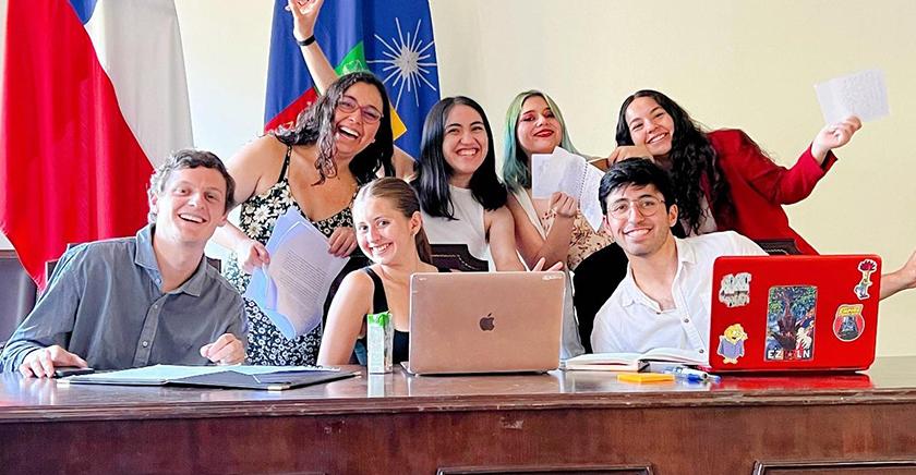 Estudiantes de la U. de Chile pueden obtener nuevo grado de Bachiller General con menciones