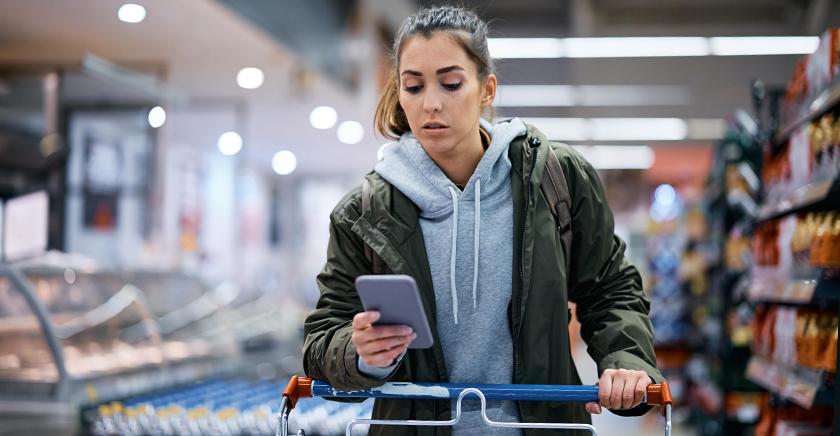 Investigación Uchile revela cómo la tecnología robótica mejora la disposición de productos en supermercados