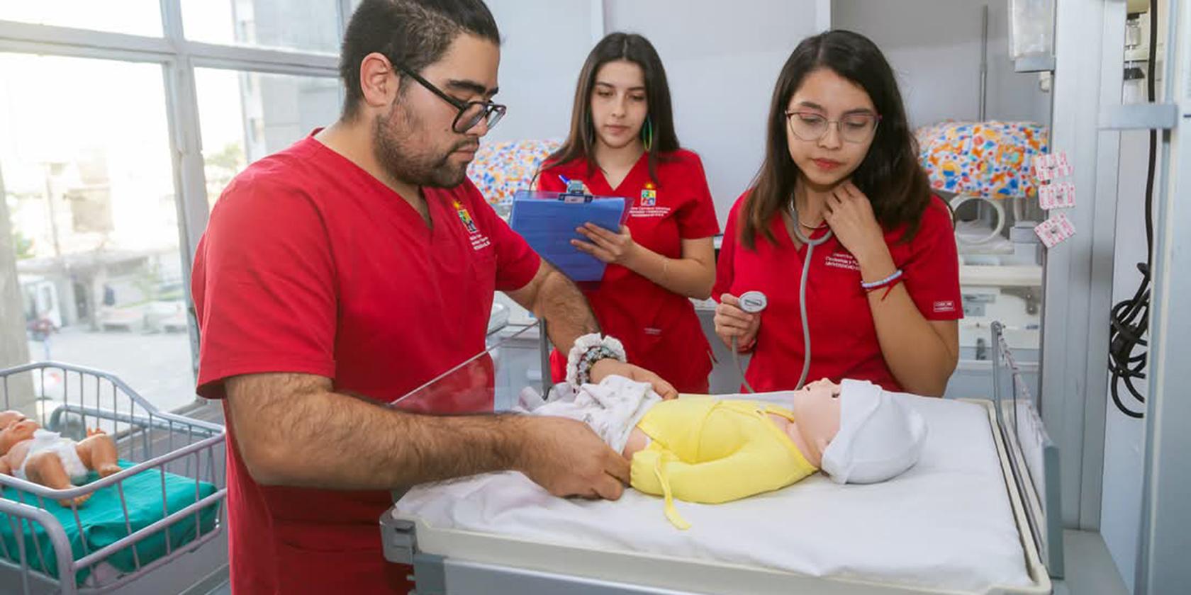 Universidad de Chile ofrecerá vacantes especiales para hombres en Obstetricia