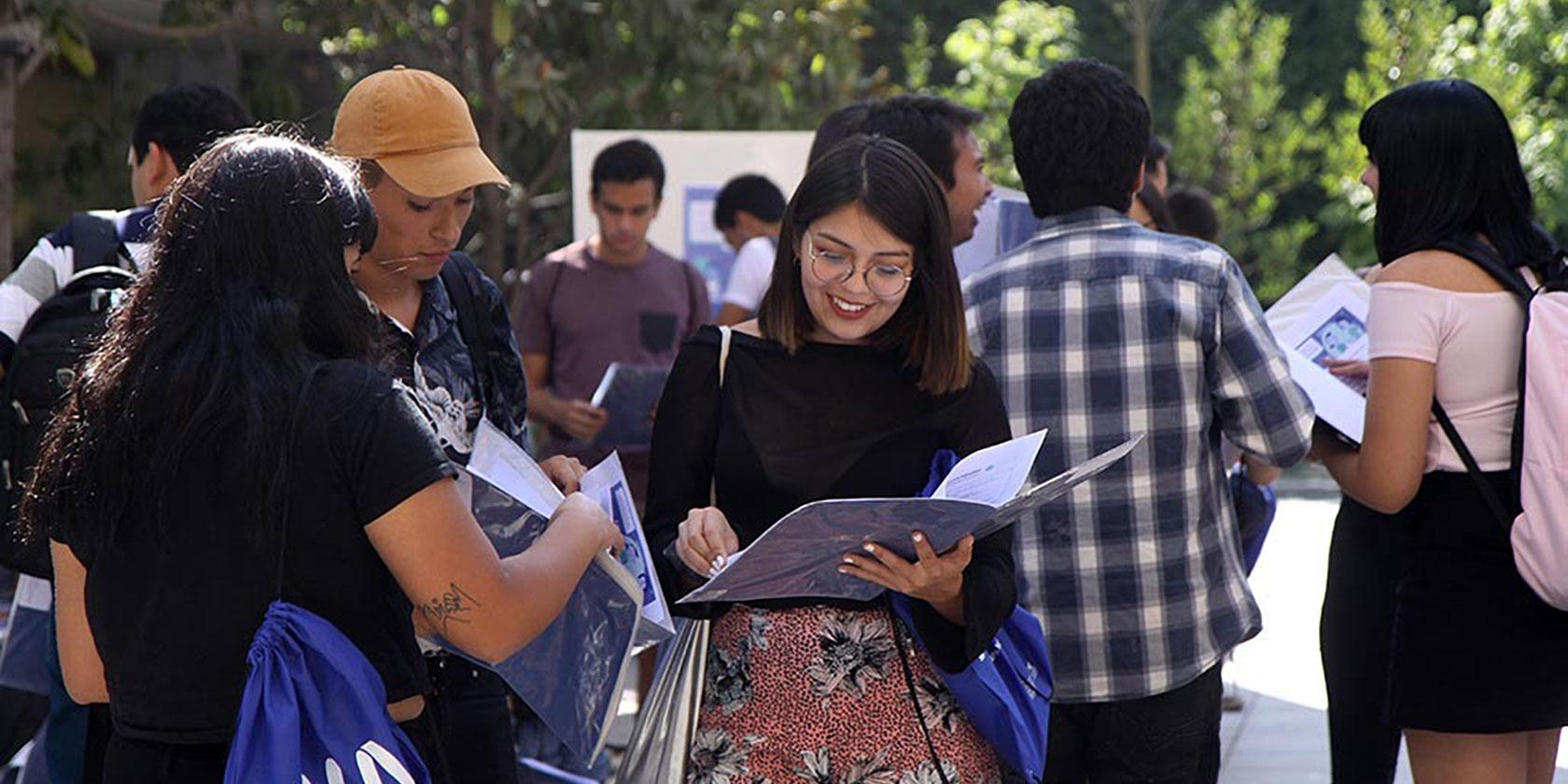 Universidad de Chile ofrece programa que apoya el ingreso de su generación 2025