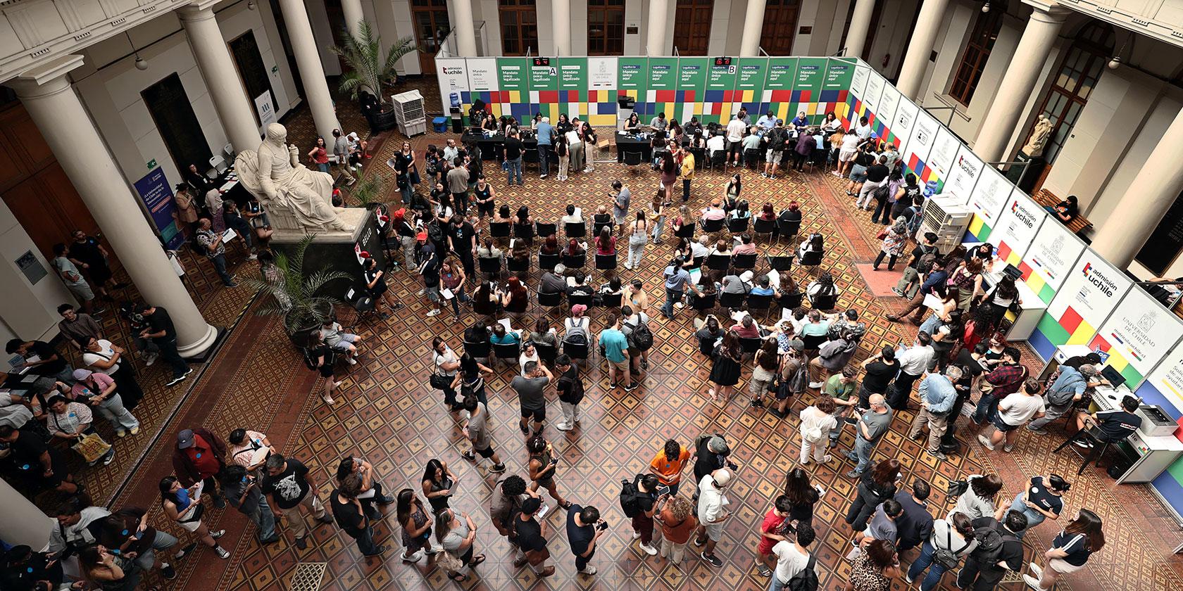 Universidad de Chile recibe a más de siete mil nuevos estudiantes en su generación 2025