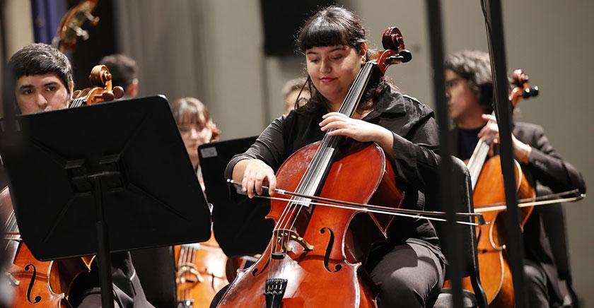 Multitudinaria asistencia marcó el regreso de la Orquesta Sinfónica Estudiantil al Teatro Universidad de Chile