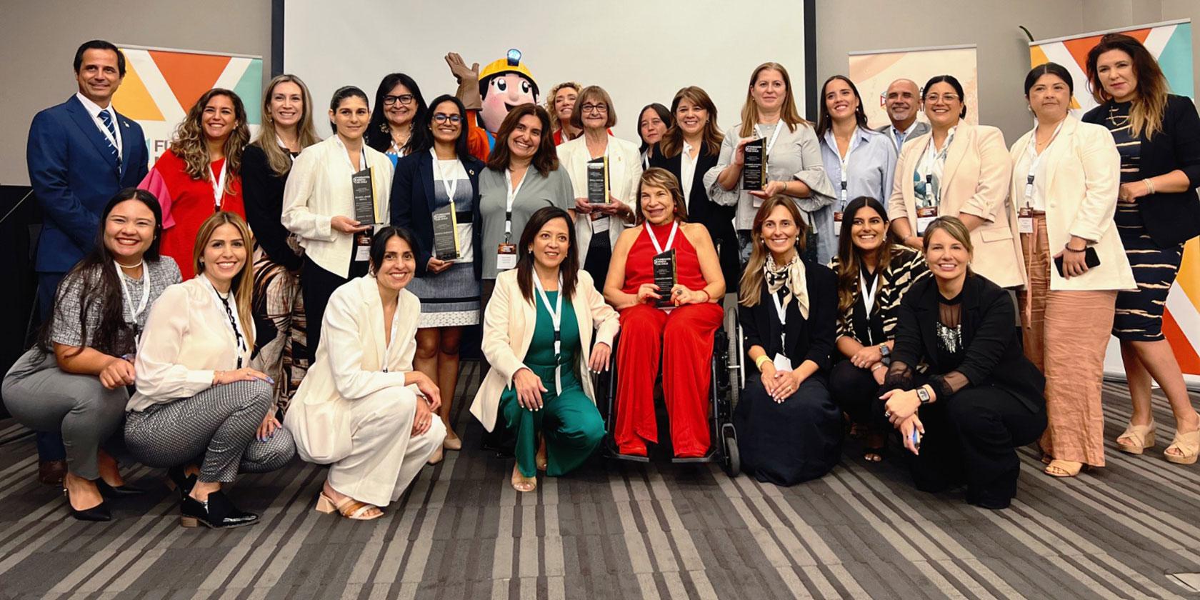 Tres mujeres Uchile reciben el Premio al Liderazgo Femenino 2025 de Fundación Minera de Chile