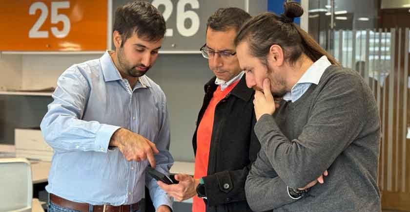 Estudiantes U. de Chile presentan primer prototipo de tecnología 5G de redes abiertas desarrollado en el país