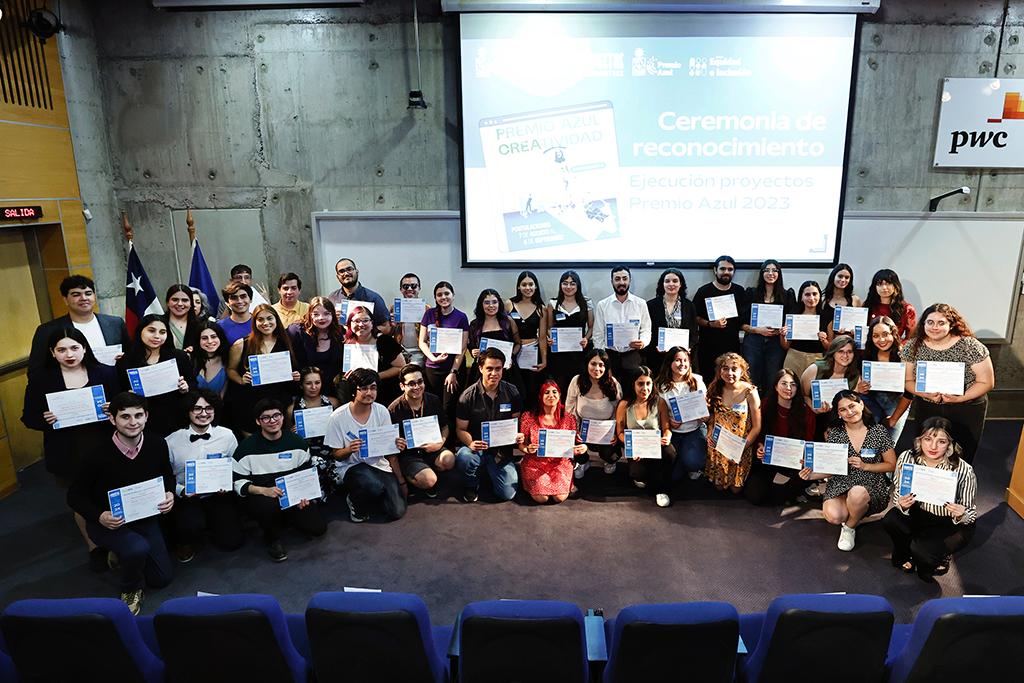 U. de Chile premió la ejecución de los proyectos financiados con el Premio Azul