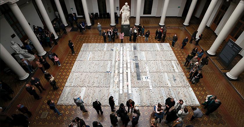 Inauguran instalación artística que conmemora los 50 años del asesinato de Carlos Prats y Sofía Cuthbert