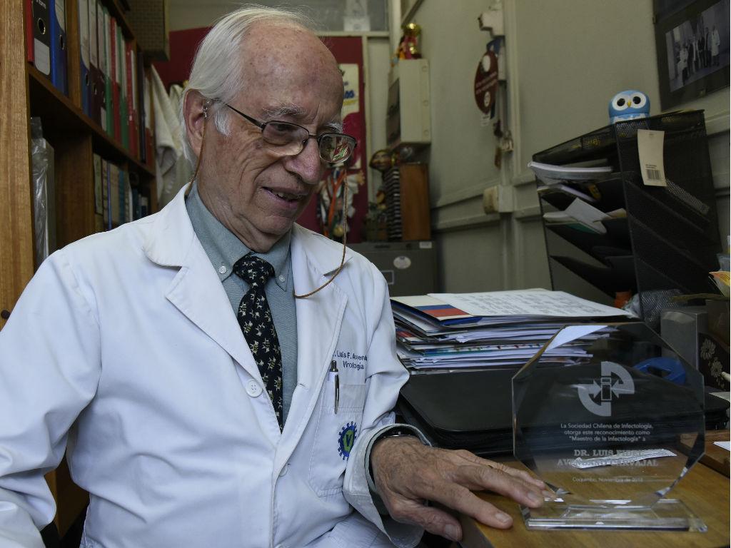 El Dr. Luis Fidel Avendaño recibió la distinción 