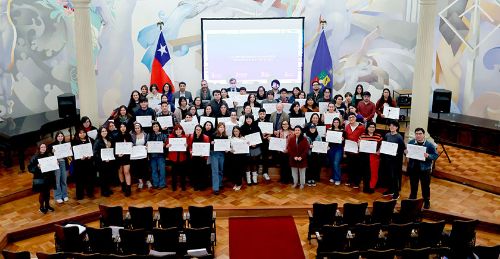 U. de Chile certifica a participantes del seminario con Kornbluh