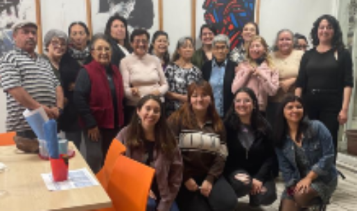 El grupo Inka Newen junto a docentes y estudiantes de Fonoaudiología que impartieron los talleres