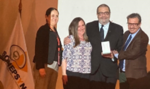 El doctor Carlos Silva Rosas, director del Departamento de Neurología y Neurocirugía del Hospital Clínico Universidad de Chile recibió la Medalla Prof. Emérito Dr. Guillermo Brinck Pasvahl