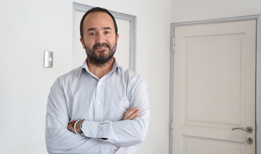 El pasado 02 de mayo, Rodrigo Fuster, académico de la Facultad de Ciencias Agronómicas UCH, asumió como el nuevo director de Investigación para la Vicerrectoría de Investigación y Desarrollo.