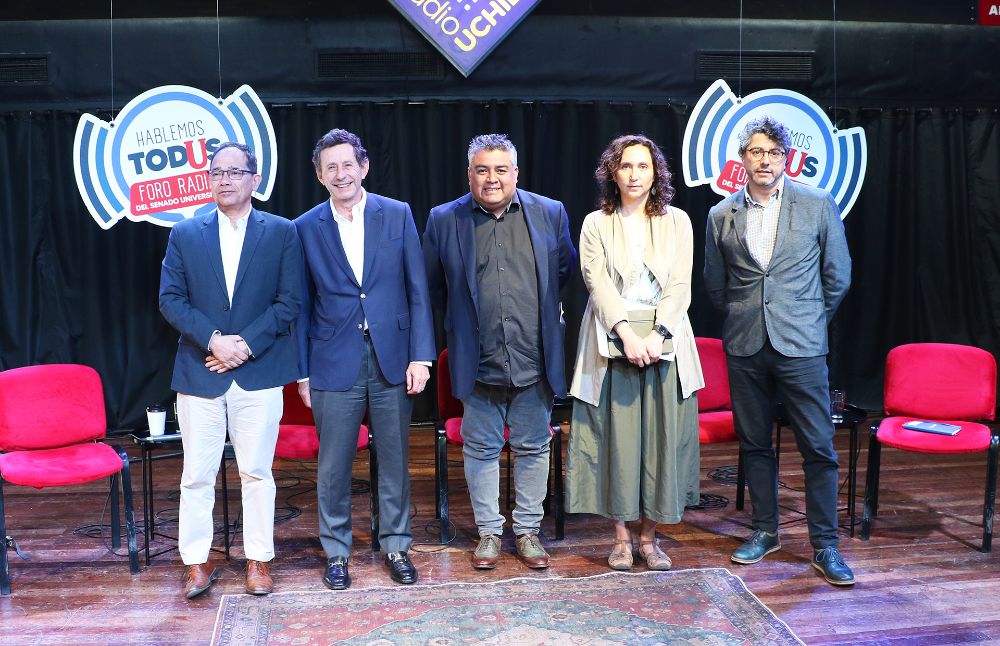 Expertos de la Universidad de Chile analizan segunda vuelta presidencial