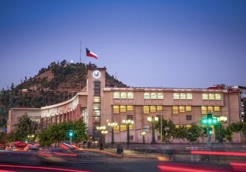 Facultad de Derecho lanza su Libro Azul: historia y futuro