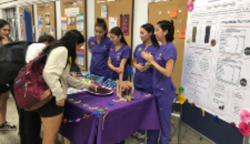 Durante la feria el público pudo degustar los productos y votar por sus favoritos 