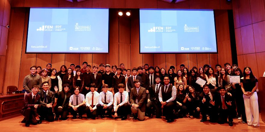 U. de Chile graduó a la generación 2024 de la Escuela de Desarrollo de Talentos (EDT) de la FEN