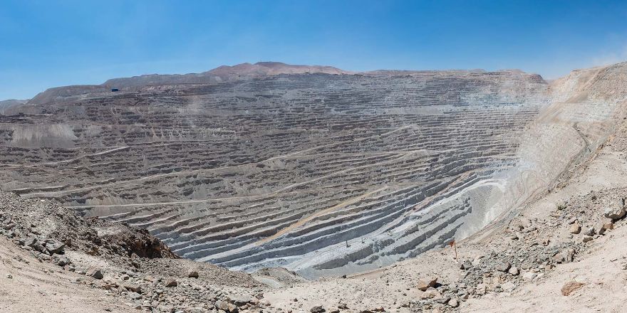 Investigación proyecta que eventos climáticos extremos podrían interrumpir hasta un 10% de la producción nacional de cobre