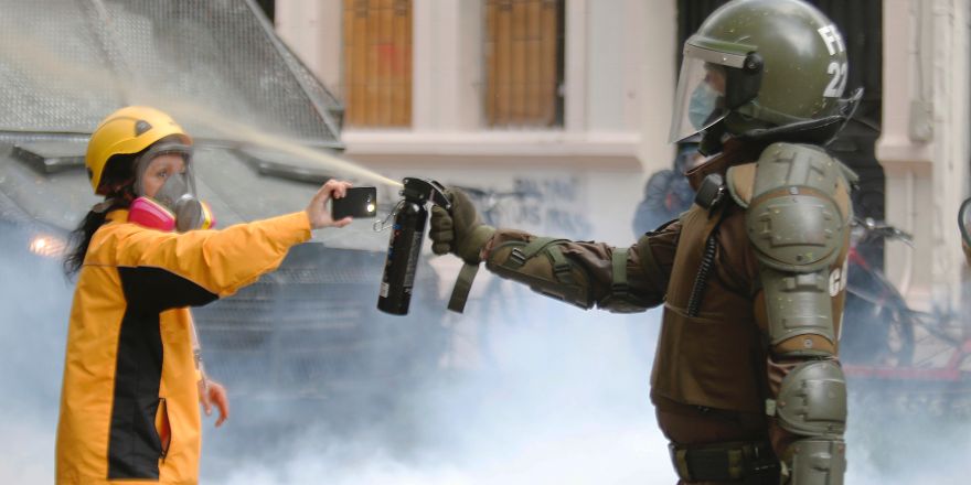 Universidad de Chile estrena documento que orienta la reparación integral a víctimas de violencia por agentes del Estado
