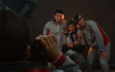 Alumnos de la Escuela Especial Las Rosas en taller de fotografía.