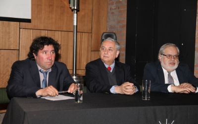 Patricio Gajardo, vicedecano Rubén Sepúlveda y Director de Extensión y Comunicaciones, Juan Carlos Lepe.