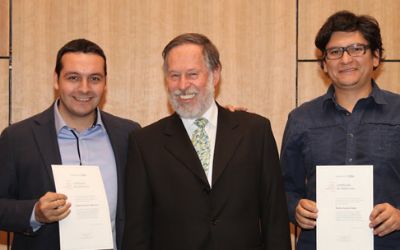 Los académicos Pablo Sarricolea Espinoza y Walter Imilan Ojeda, quienes se adjudicaron el Concurso U-Apoya de la Vicerrectoría de Investigación y Desarrollo. 