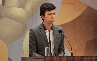 U. de Chile entregó cien becas a estudiantes destacados de primeros quintiles