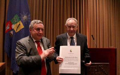 U. de Chile entregó Medalla Juvenal Hernández a profesores Gilberto Sánchez y Manuel García de los Ríos
