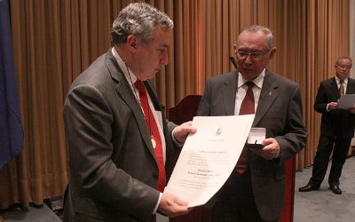 U. de Chile entregó Medalla Juvenal Hernández a profesores Gilberto Sánchez y Manuel García de los Ríos