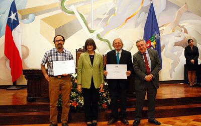 U. de Chile galardonando a sus mejores docentes