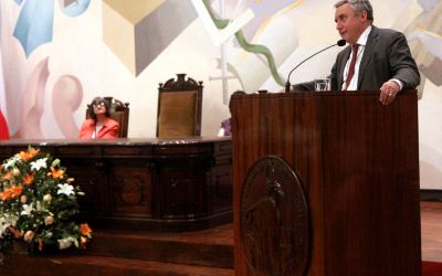 Universidad de Chile entregó Medalla Doctoral a 170 nuevos graduados