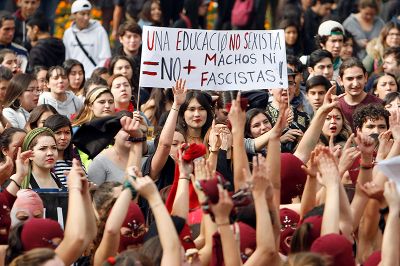 Isadora Castillo, feminista e integrante de la Coordinación Nacional de la Red Chilena contra la Violencia hacia las Mujeres, señala que en esta ocasión se busca relevar la acción y la reflexión de los feminismos en Chile .
