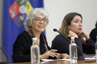 La moderación estuvo a cargo de la coordinadora del proyecto Porfía Feminista, Verónica Matus, quien valoró el desarrollo de esta actividad y destacó el movimiento social que dio paso al debate constitucional en Chile. 