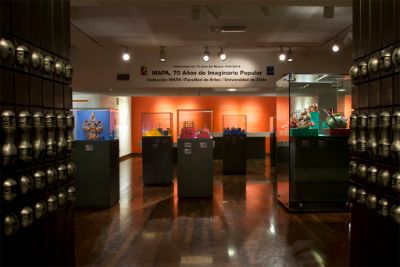 El Museo de Arte Popular Americano Tomás Lago (MAPA) de la Facultad de Artes de la Universidad De Chile tendrá en esta oportunidad visitas guiadas y talleres.
