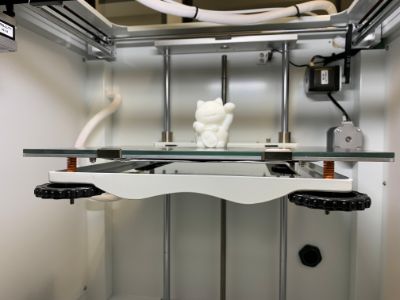 Impresora 3D del Centro de Recursos de la Dirección de Escuela de Pregrado, Facultad de Cs. Sociales.