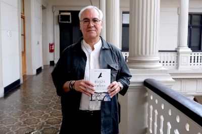 Jorge Calbucura, presentó su libro “Kurruf Purrun. Danza del viento. Ontología del presente: efectos de poder, saber y subjetividad” en la Casa Central de la Universidad de Chile. 