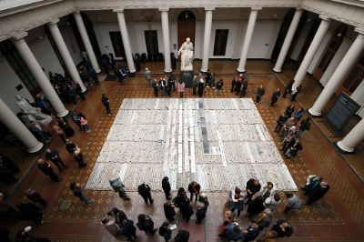 Familiares, amigos y representantes del mundo cultural, político y de las organizaciones de DD.HH., participaron este martes 3 de septiembre de la inauguración de la muestra “Tu nombre aumenta la eternidad”.