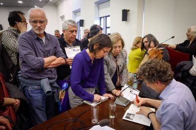 "Yo diría que lo más difícil quizás, no fue la investigación, sino encontrar la voz narrativa. Cada libro, cada esfuerzo narrativo, tiene que tener una voz distinta", destacó el autor del libro.