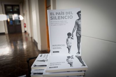 "Creo que es importante que todas y todos trabajemos los temas de la memoria. En la larga historia de la humanidad, sólo dos países hicieron verdad, justicia y memoria, Chile y Argentina", señaló Weibel.