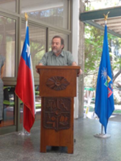 El Vicedecano Prof. Carlos Muñoz, en representación del Decano Roberto Neira, inauguró las nuevas dependencias de la Facultad.