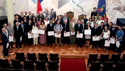 39 académicos y académicas de cada una de las unidades de la Universidad de Chile fueron reconocidos como mejores docentes año 2016.